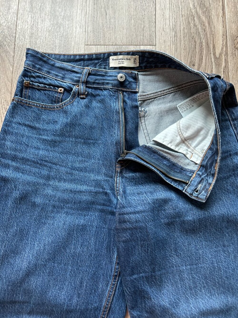 Abercrombie & Fitch The Loose High Rise Wide Leg Jean Curve Love Dark Wash Sz 6 - Picture 6 of 9